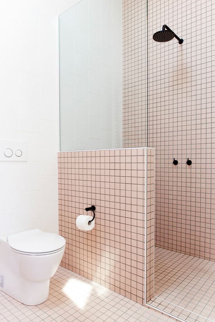 Светлая ванная комната в стиле минимализм