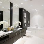 Дизайн ванной комнаты Черные стены белые пол и потолок
