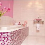 Мозаика в ванной комнате бел-розовая гамма