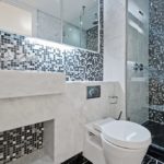 Мозаика в ванной комнате черно-белая палитра