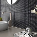 Мозаика в ванной комнате черного цвета