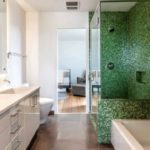 Мозаика в ванной комнате темно-зеленая