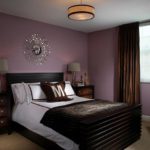 Оформление стен в спальне коричневый и фиолетовый цвета