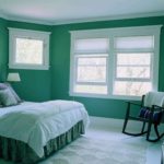 Оформление стен в спальне зеленым цветом