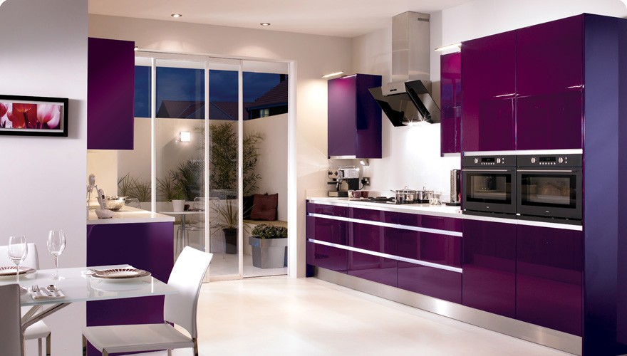 Кухня фиолетовых цветов