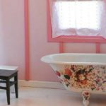 Декор ванной комнаты цветочный декупаж на ванной