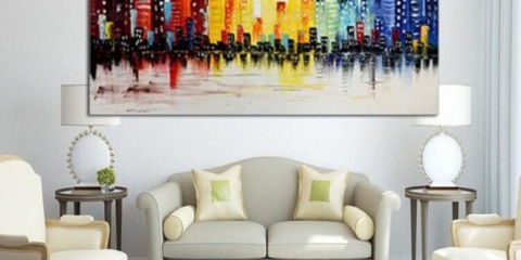Картины в интерьере гостиной контрастные яркие цвета