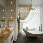 Современный дизайн ванной комнаты в стиле модерн с кафельным полом