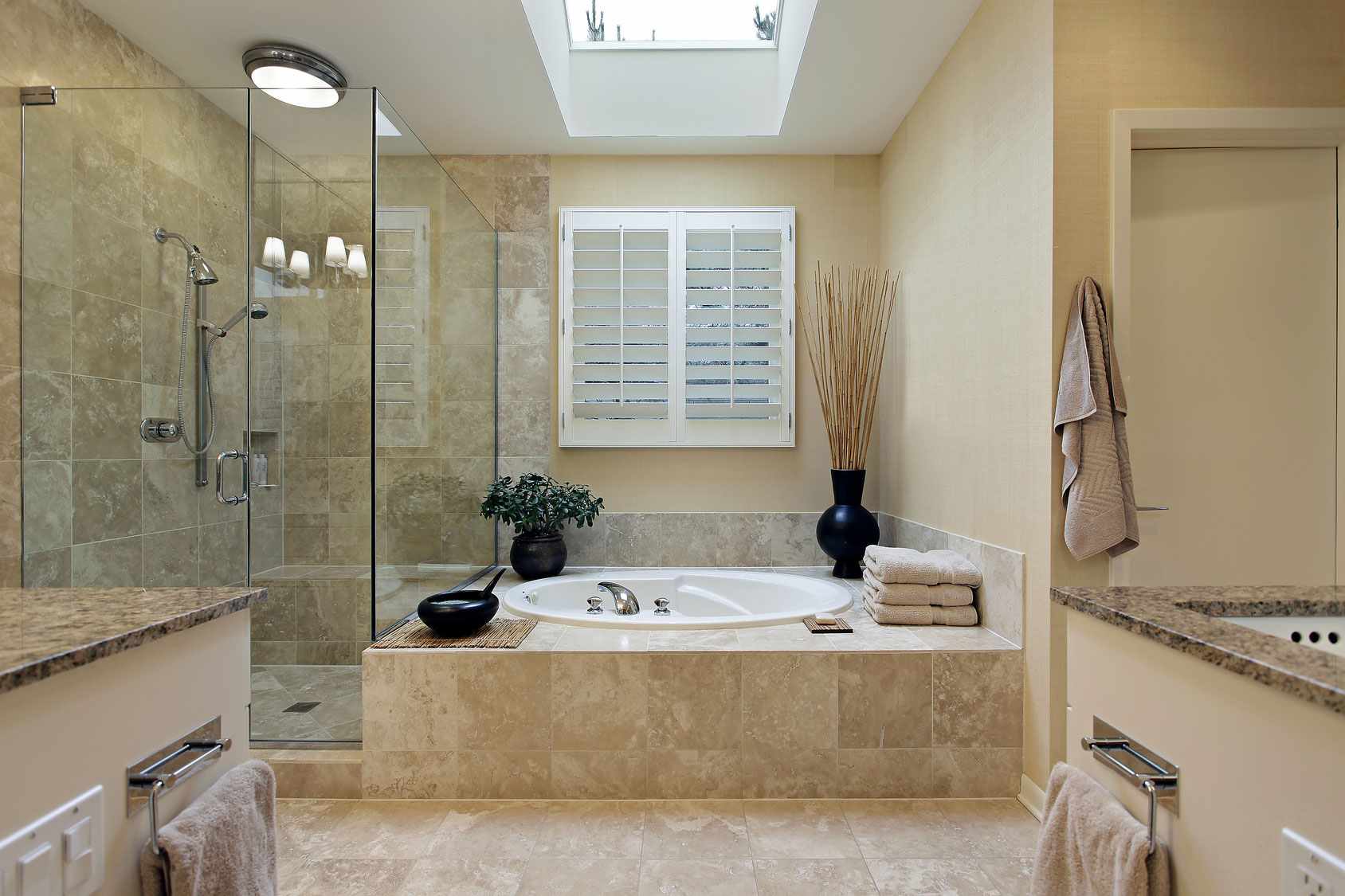 вариант красивого дизайна ванной комнаты