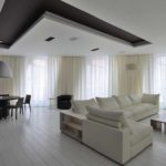 вариант применения светлого дизайна гостиной комнаты в стиле минимализм картинка