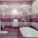 вариант яркого интерьера ванной комнаты с облицовкой плиткой фото