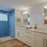 Синий цвет в дизайне ванной
