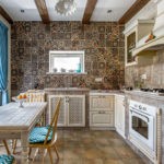 Оформление стены кухни мозаикой