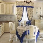 Синий цвет в оформлении классической кухни
