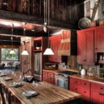 Кухонный гарнитур из красного дерева