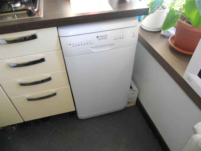 Посудомоечная машина в маленькой кухне