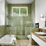 Отделка стен ванной мозаичной плиткой
