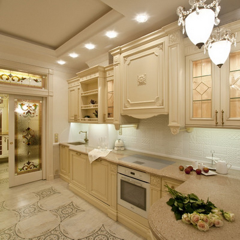 Классические интерьеры кухонь фото. Кухня в классическом стиле. Кухня в классическом стиле светлая. Кухня в светлых тонах классика. Классические кухни в современном стиле.