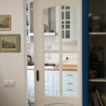 Сдвижная дверь в кухню хрущевки