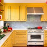 Желтые фасады кухонного гарнитура