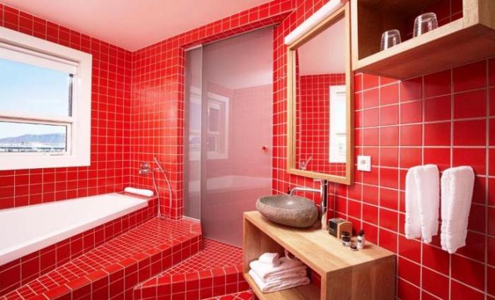 Красная ванная и черно-белые цвета: современный дизайн и сочетание в интерьере