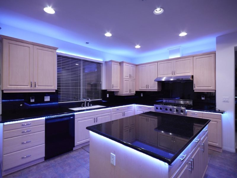кухня со светодиодной подсветкой фото