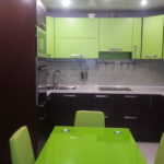 Зеленый цвет в оформлении интерьера кухни