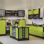 Зеленые фасады кухонной мебели