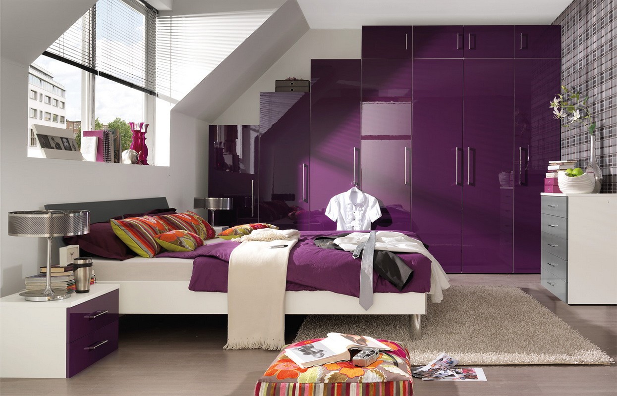 Мебель для комнаты в фиолетовых тонах