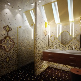 Интерьер ванной комнаты в мансарде частного дома