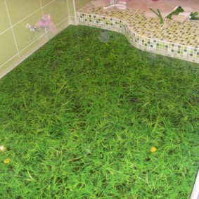 Фотопечать в виде зеленой травы на полу в санузле