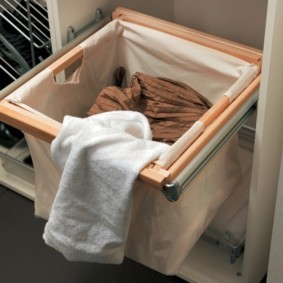 шкаф пенал с бельевой корзиной для ванной идеи дизайн