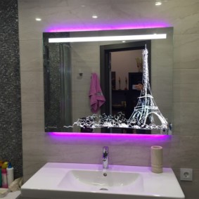 зеркало в ванную с подсветкой