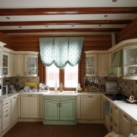 кухня с двумя окнами фото интерьера