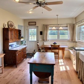 кухня в деревянном доме варианты фото