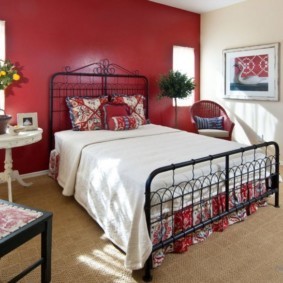 спальня в красных тонах дизайн