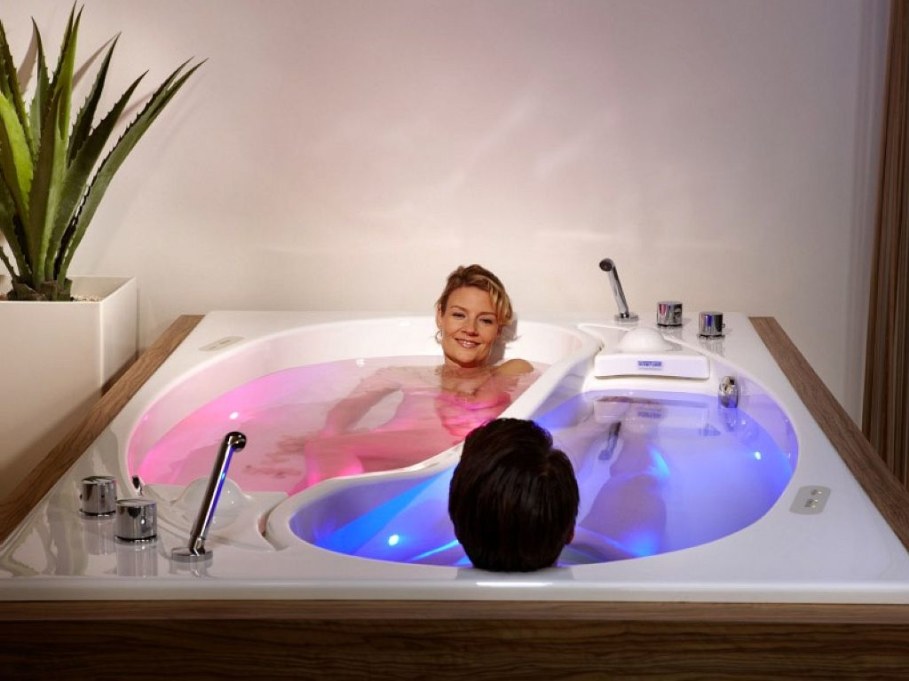 Двухместная ванна Yin Yang с декоративной подсветкой