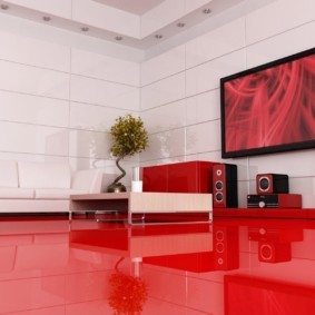 Красный пол в гостиной квартиры