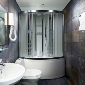 Ванная комната с душевым боксом в стиле лофта