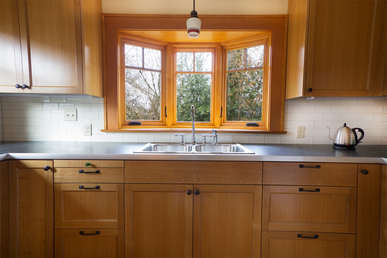 50 вариантов стильного дизайна для кухни с окном.