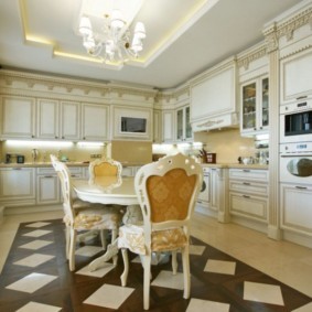 Кухня в классическом стиле в квартире