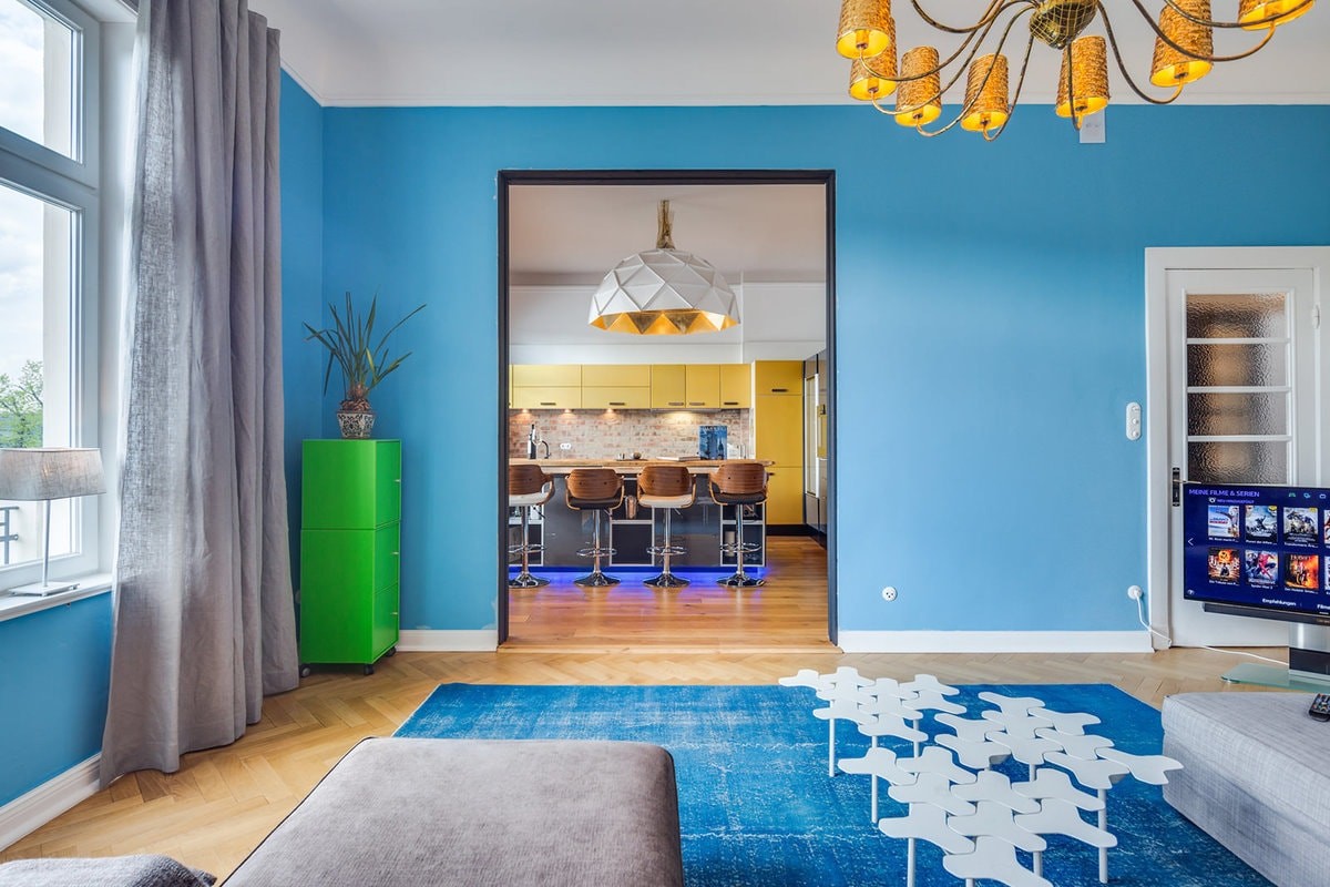 гостиная комната в голубых тонах декор