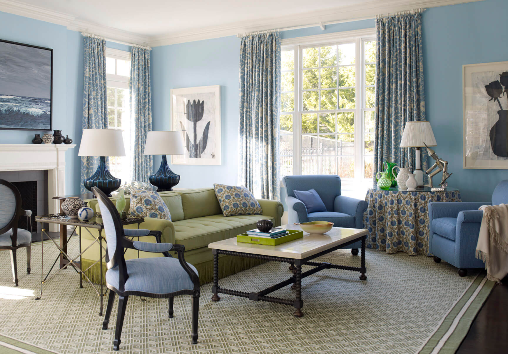 гостиная комната в голубых тонах дизайн идеи
