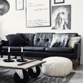 Кожаный диван черного цвета