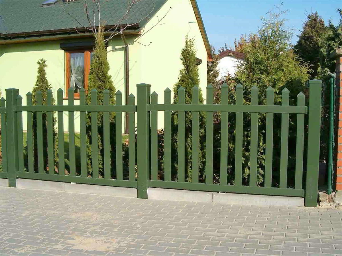 Пластиковый забор для дачи: декоративные панели под дерево из ПВХ и ...