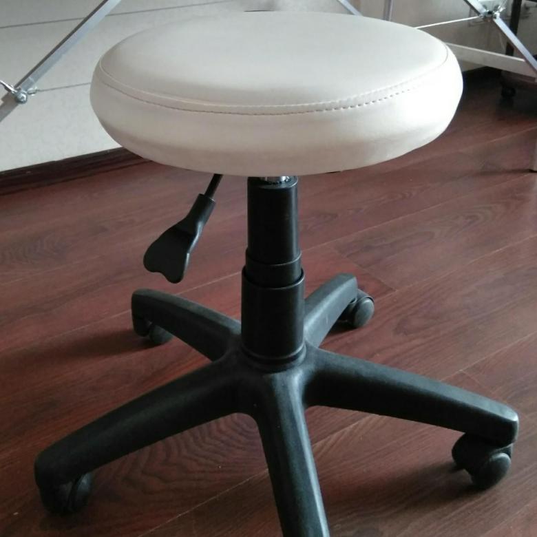Деревянный стул для компьютера без колесиков