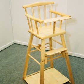 детский деревянный стульчик оформление