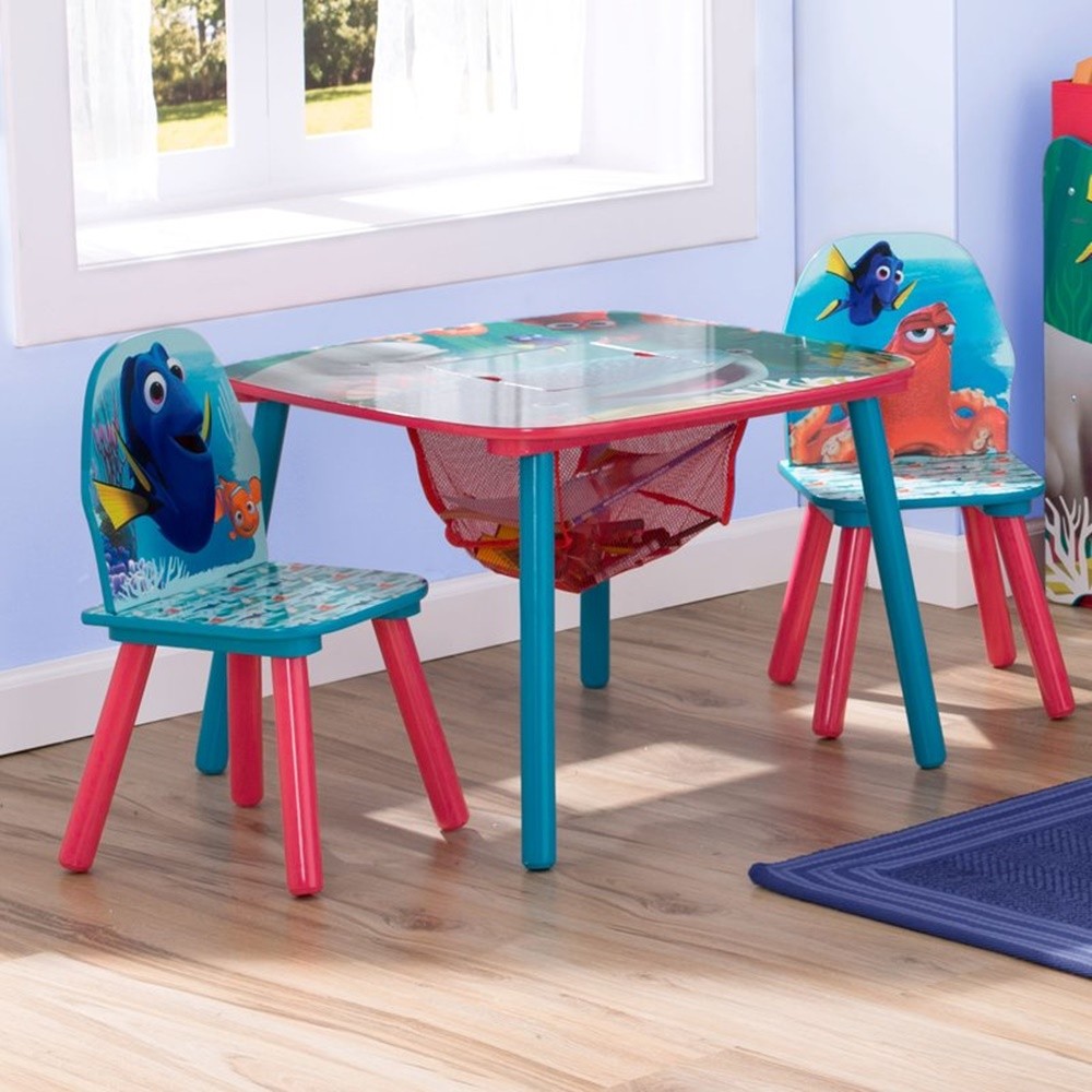 детский стол и стулья