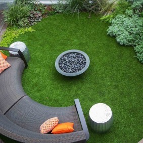 Площадка для отдыха с газонным покрытием