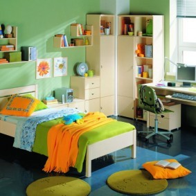 Детская комната с корпусной мебелью